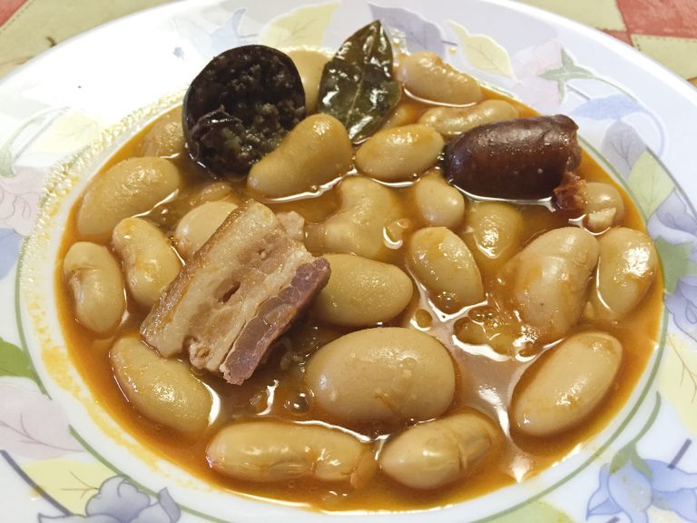 Cantabria y Cataluña lideran el ránking en 2022 de comunidades autónomas con mayor consumo de legumbres.