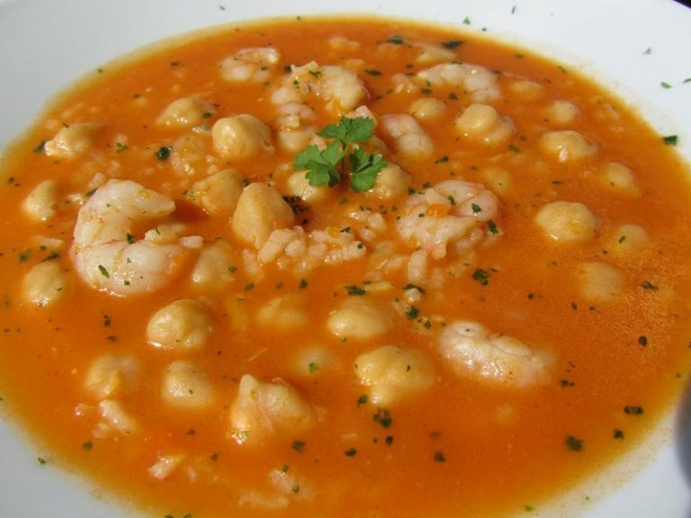 Potaje de garbanzos y gambas