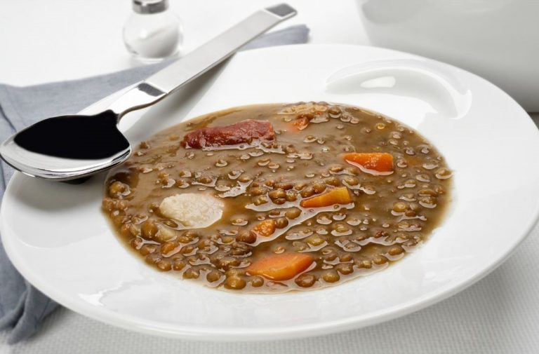 Lentejas guisadas con sacramentos